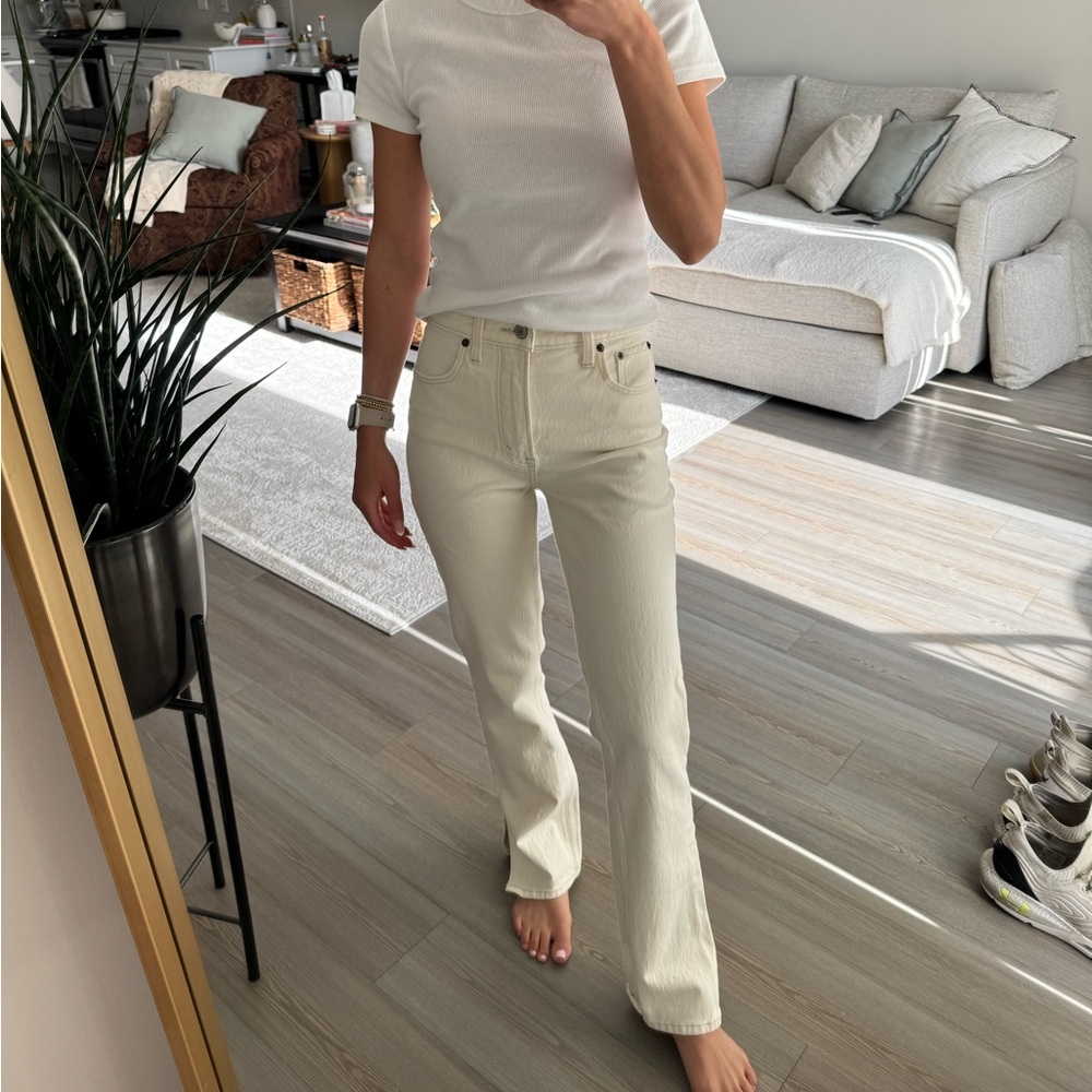 Abercrombie 90s Straight Ultra High Rise Jean